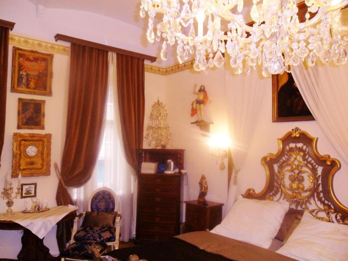 Luxury Near Castle Hotel Viena Quarto foto