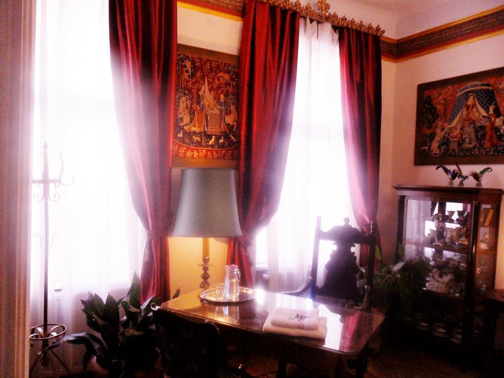 Luxury Near Castle Hotel Viena Quarto foto